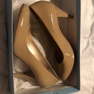 Antonio Melani nude pumps